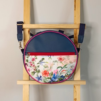 Okrągły plecak i torebka (2in1) - kolorowe kwiaty na białym tle i granatowa ekoskóra handmade
