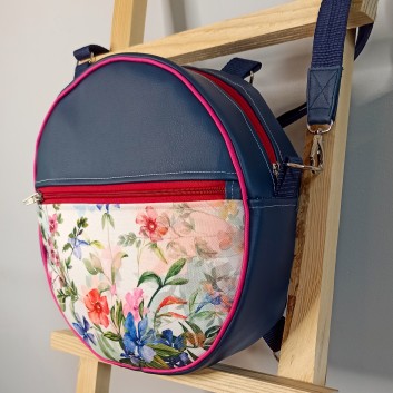 Okrągły plecak i torebka (2in1) - kolorowe kwiaty na białym tle i granatowa ekoskóra handmade